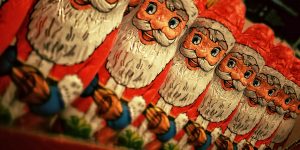 Weihnachtsmänner aus Schokolade. Foto: Thomas Ulrich / Pixabay